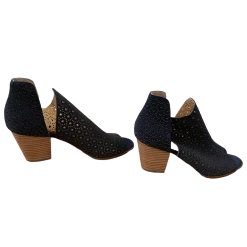 Crown & Ivy Sandi Suede Low Boot Women's Size 10 -Curriculum & Resources shop 3170252987