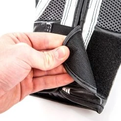 Everlast Heavy Bag Gloves -Curriculum & Resources shop G 68965 EverlastBoxingGloves VELCROE 003