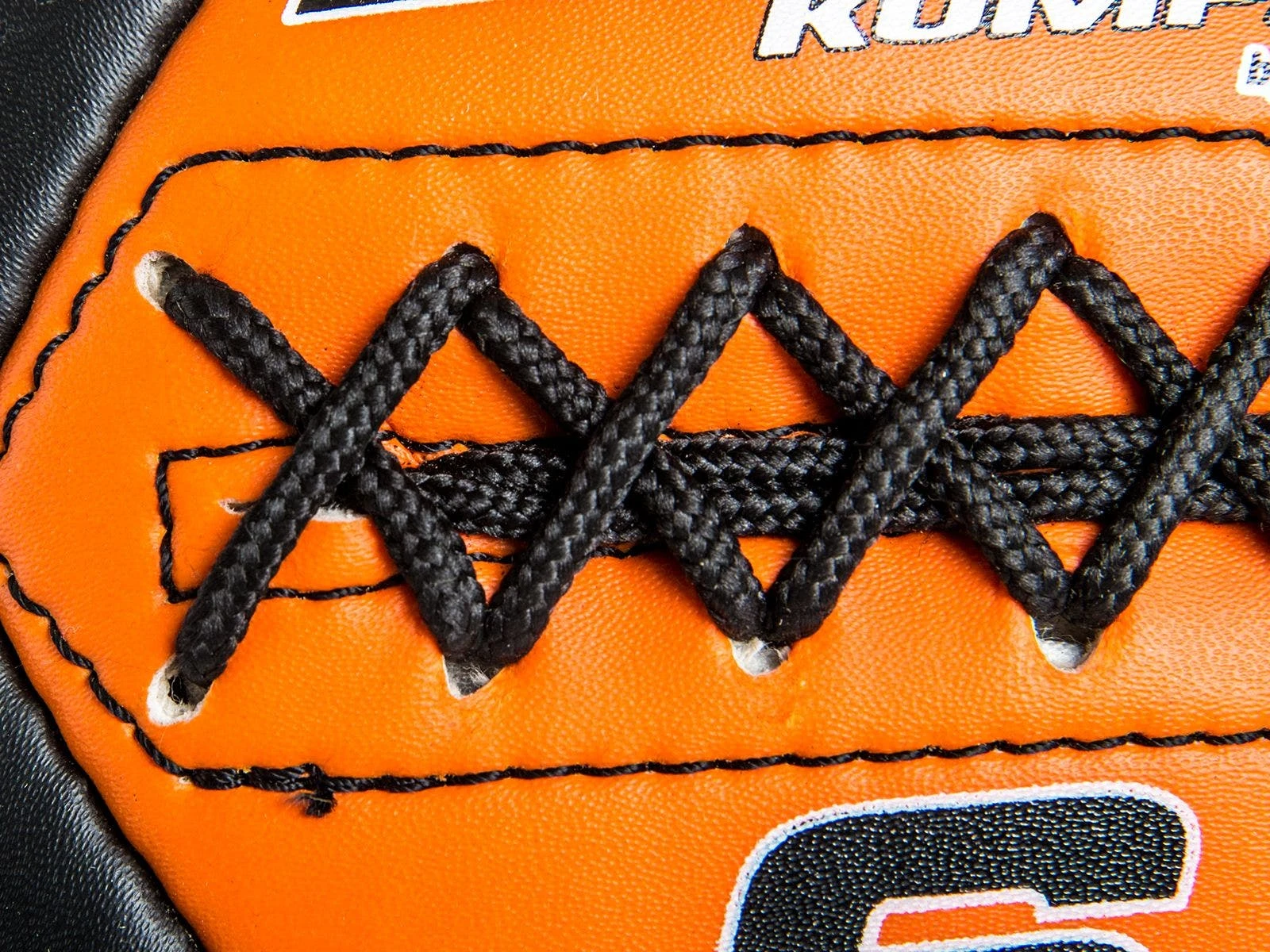 Evolution Kompact Medicine Balls 12 Evolution Kompact Medicine Balls - Image 12